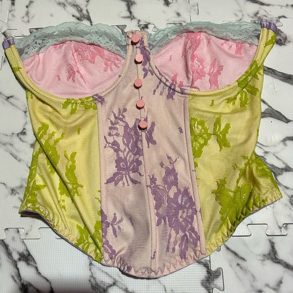 Like new Fashion Nova Rainbow Corset top size Large - Picture 5 of 5